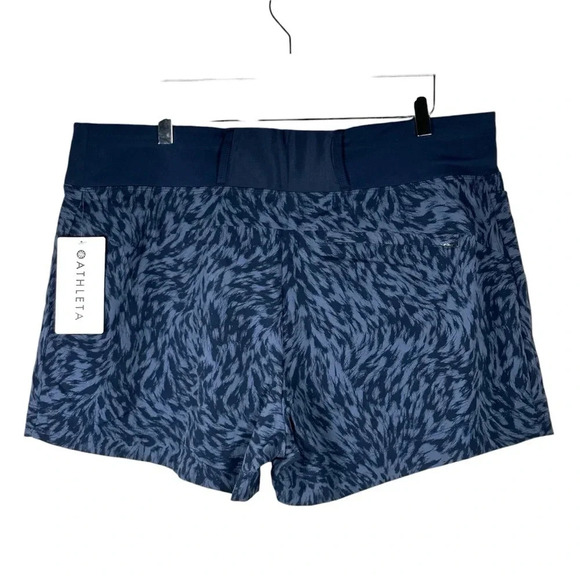 NWT Athleta Trekkie North Shorts Size 18 Blue Print Hiking Outdoor Travel - Picture 3 of 11